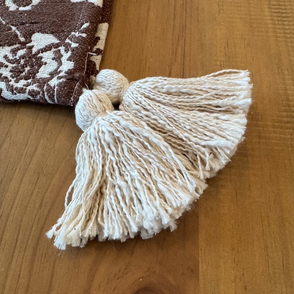 NWOT Brown & Cream Floral Table Runner Tassels 14" x 72" - Picture 4 of 12
